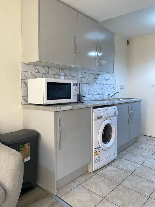 Modern 1 Bed Apartment In The City Centre Of Derby Zewnętrze zdjęcie