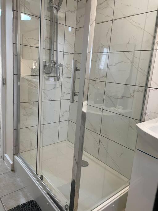 Modern 1 Bed Apartment In The City Centre Of Derby Zewnętrze zdjęcie
